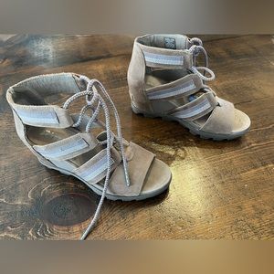 Sorel Joanie Lace Wedge Sandal- ash brown